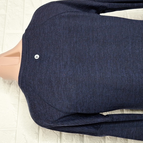ACTIVE LIFE Navy Heathered Crew Neck Sweater with Side Zipper Details on Hem - Picture 4 of 9